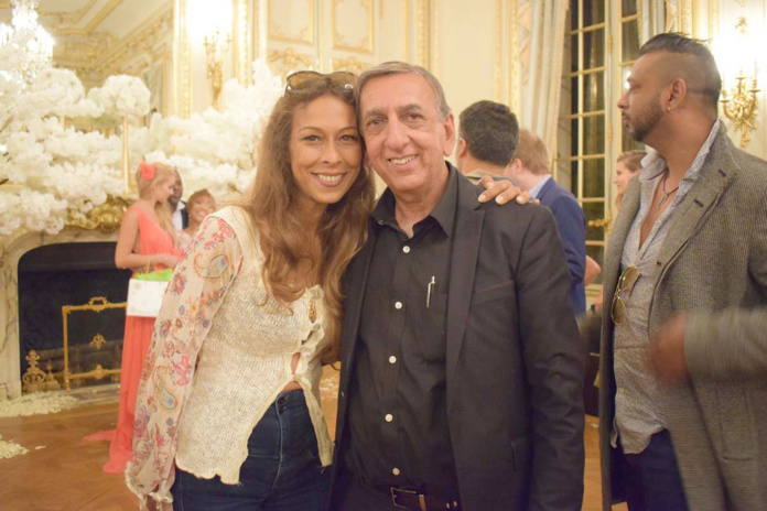 Vanille Attié, comédienne, et Aziz Patel, des amis de longue date