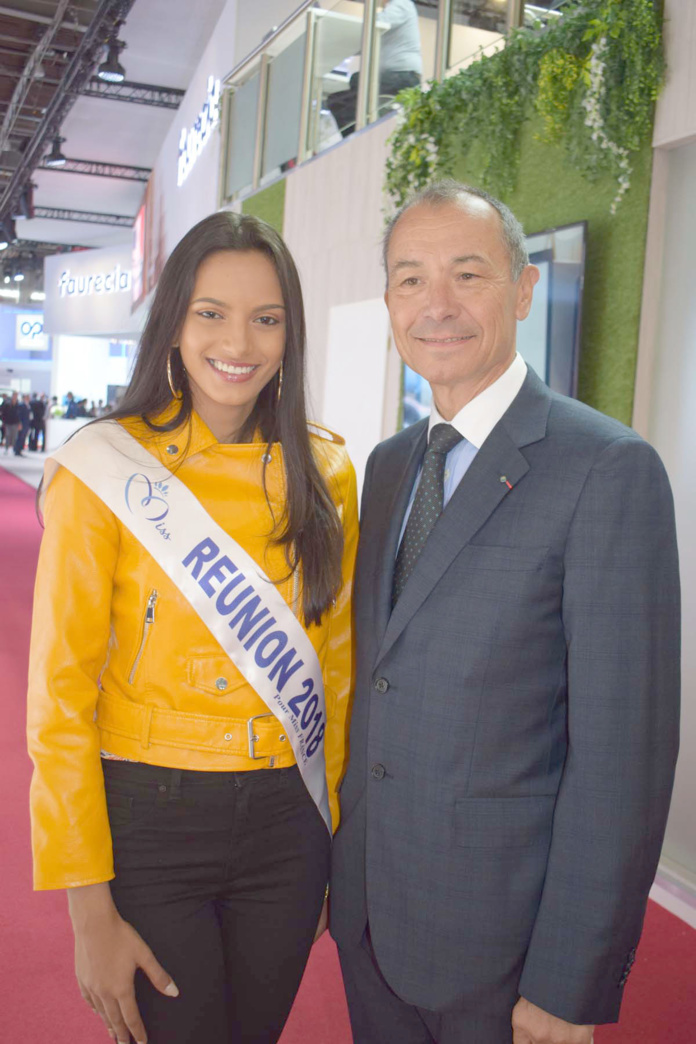 Morgane Soucramanien et Jean-Claude Girot, commissaire général du Mondial de l'Auto Morgane Soucramanien et Jean-Claude Girot, commissaire général du Mondial de l'Auto