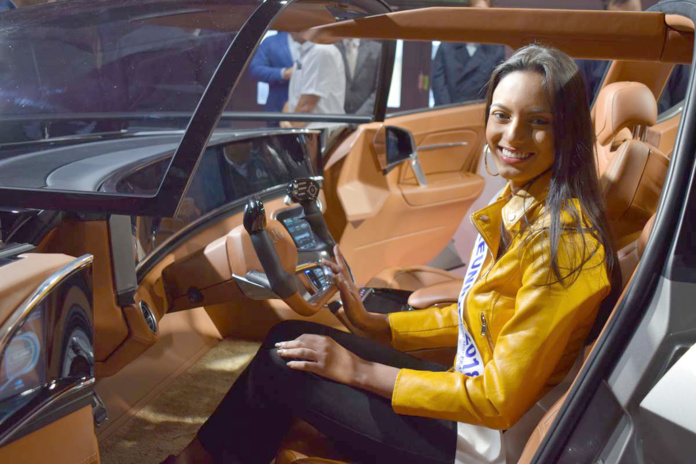 Miss Réunion 2018 au Mondial de l'Auto à Paris