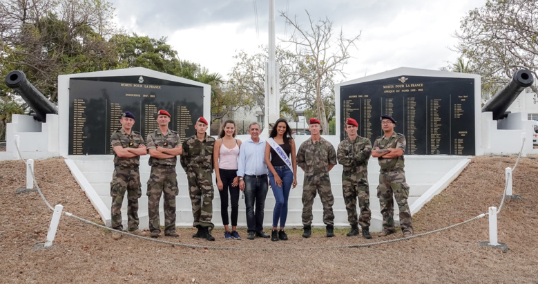 Morgane Soucramanien et Annabelle Lebreton en parachute avec le RPIMa Morgane Soucramanien et Annabelle Lebreton en parachute avec le RPIMa