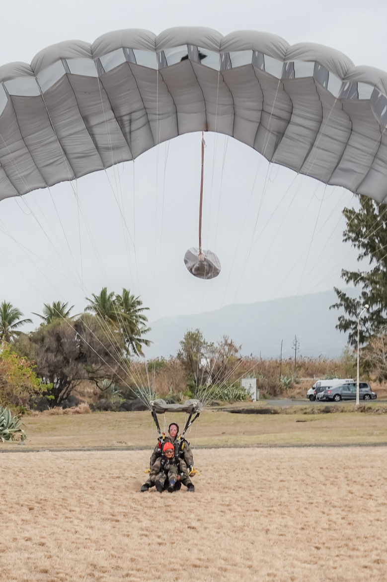 Morgane Soucramanien et Annabelle Lebreton en parachute avec le RPIMa