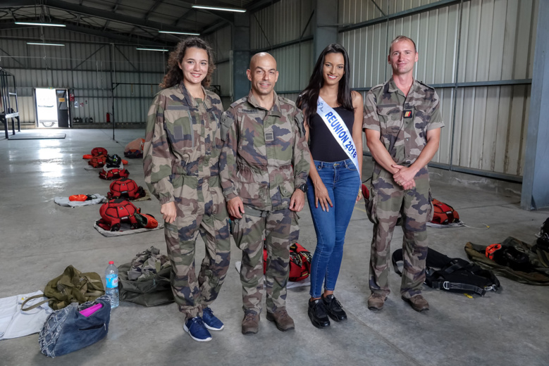 Morgane Soucramanien et Annabelle Lebreton en parachute avec le RPIMa Morgane Soucramanien et Annabelle Lebreton en parachute avec le RPIMa