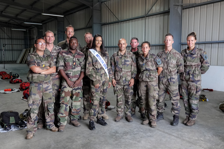 Avec l'équipe du 2ème RPIMa de Pierrefonds (Saint-Pierre) Avec l'équipe du 2ème RPIMa de Pierrefonds (Saint-Pierre)