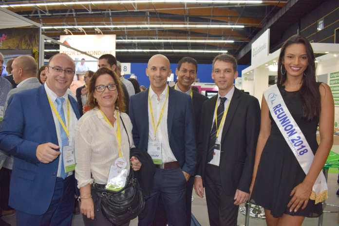 Miss Réunion avec une partie du bureau du Conseil Régional de l'Ordre des Experts Comptables (CROEC)