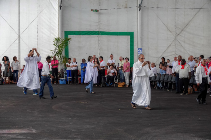Miss Réunion 2018 à la Journée des Personnes Agées au Tampon Miss Réunion 2018 à la Journée des Personnes Agées au Tampon