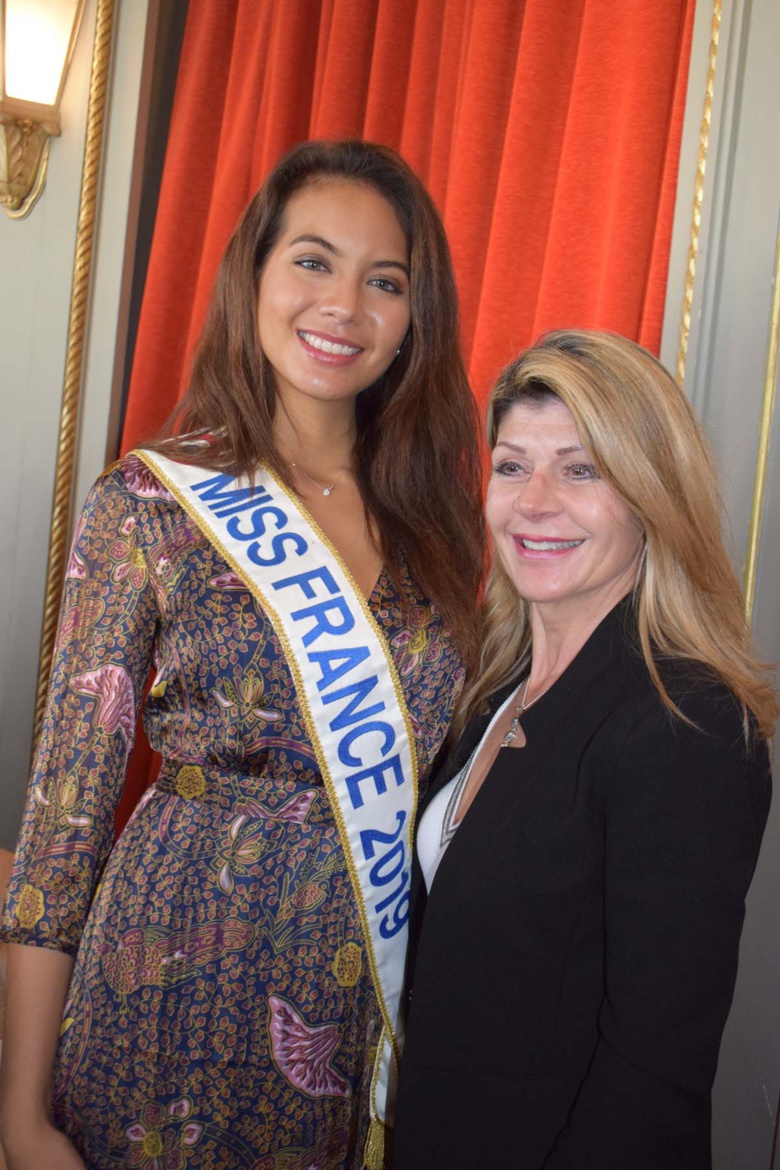 Vaimalama Chaves et Claudia Frittolini, déléguée Alsace Vaimalama Chaves et Claudia Frittolini, déléguée Alsace