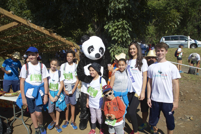 Miss Réunion 2019 et ses dauphines au Pandathlon 2019 à l'Entre-Deux Miss Réunion 2019 et ses dauphines au Pandathlon 2019 à l'Entre-Deux