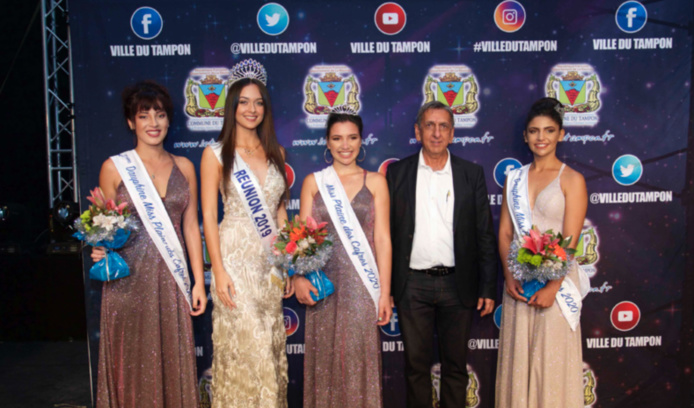 Morgane Lebon et Aziz Patel avec les lauréates Miss Plaine des Cafres 2020 Morgane Lebon et Aziz Patel avec les lauréates Miss Plaine des Cafres 2020