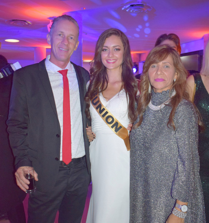 Morgane entouré de ses parents Charles et Brigitte Morgane entouré de ses parents Charles et Brigitte