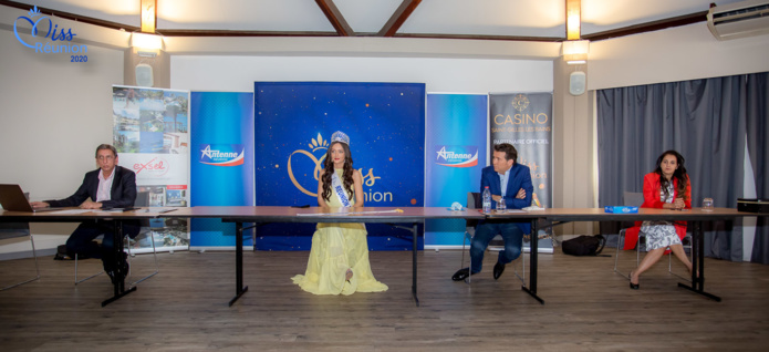 Aziz Patel, délégué Miss France, Morgane Lebon, Miss Réunion 2019, Christophe Bégert, conseiller au Développement Antenne Réunion et présentateur de la finale Miss Réunion, et Amida Hussein, directrice Société Miss Réunion Aziz Patel, délégué Miss France, Morgane Lebon, Miss Réunion 2019, Christophe Bégert, conseiller au Développement Antenne Réunion et présentateur de la finale Miss Réunion, et Amida Hussein, directrice Société Miss Réunion