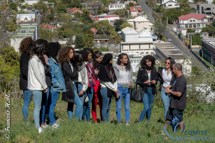 Les 12 candidates découvrent une plantation de lentilles