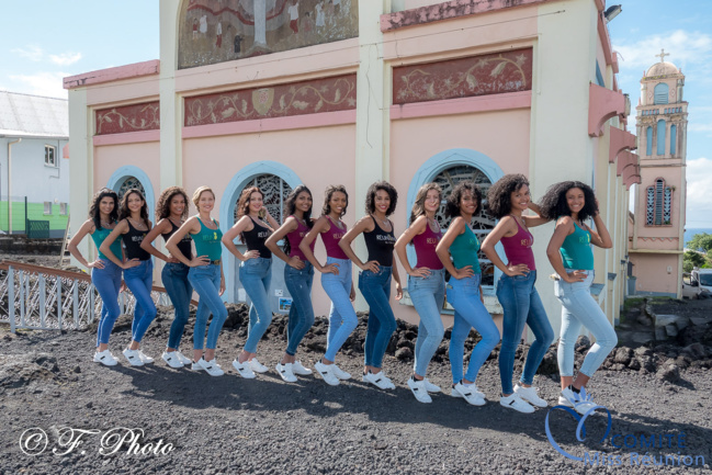 Devant Notre Dame des Laves Devant Notre Dame des Laves