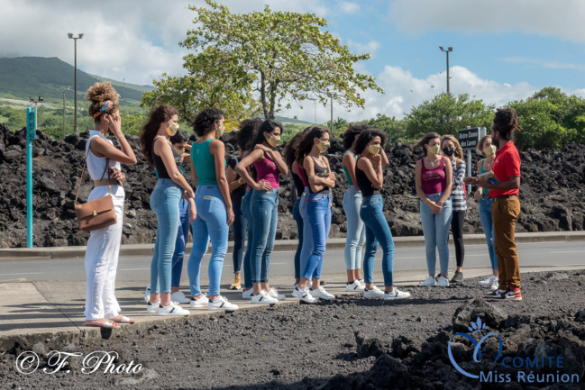 Elles étaient très curieuses de savoir ce qui s'était passé en 1977... Elles étaient très curieuses de savoir ce qui s'était passé en 1977...