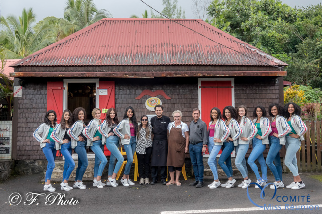 Avec Rose-May, Sydney, Amida Hussein et Aziz Patel, de Miss Réunion Organisation Avec Rose-May, Sydney, Amida Hussein et Aziz Patel, de Miss Réunion Organisation