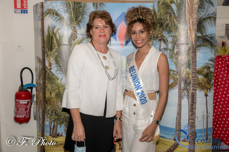 Lyna Boyer avec la responsable du bureau de l'OTI Sud Lyna Boyer avec la responsable du bureau de l'OTI Sud