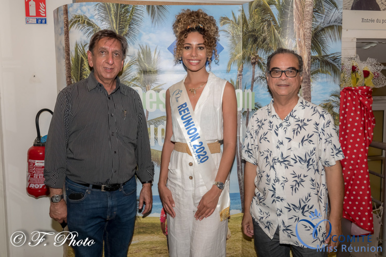 Aziz Patel, Lyna Boyer, et Gérard Argien, directeur général de la FRT