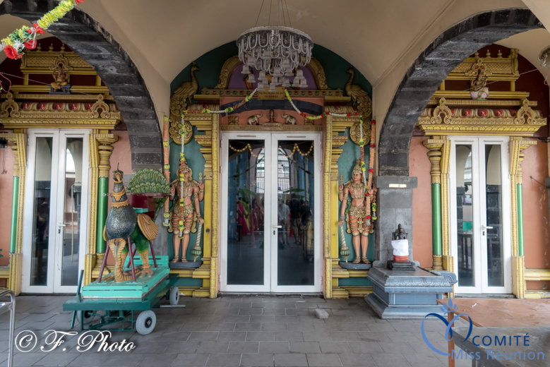 Les candidates 2021 visitent le temple tamoul de Saint-Paul Les candidates 2021 visitent le temple tamoul de Saint-Paul