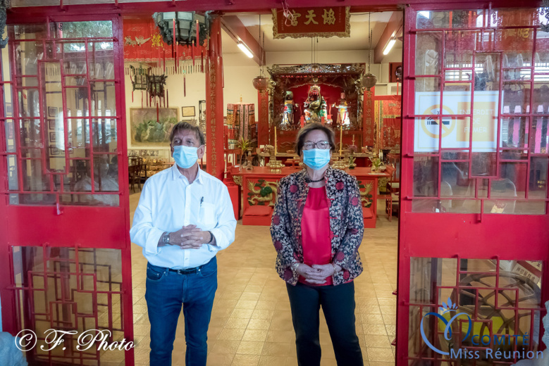 Aziz Patel et Josiane Chane Yin accueillant les candidates Aziz Patel et Josiane Chane Yin accueillant les candidates