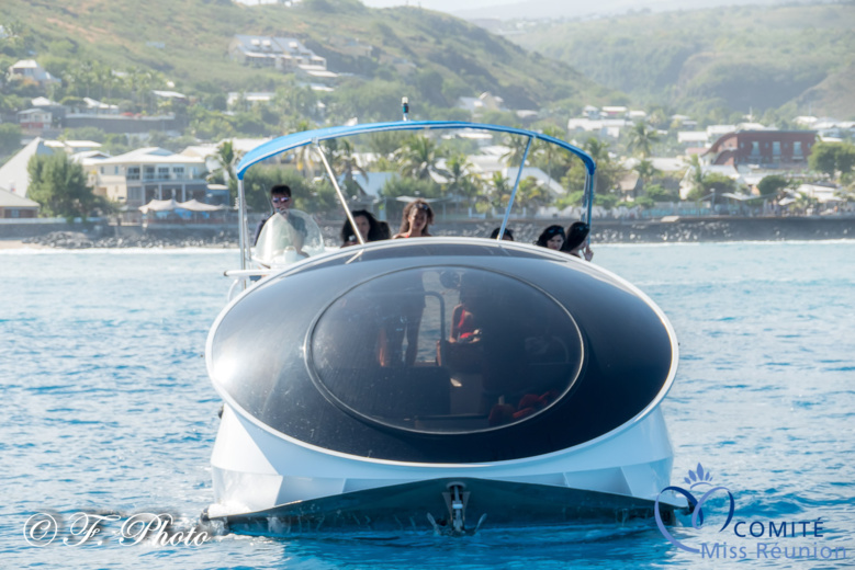 Les candidates Miss Réunion 2021 à bord du Visiobul