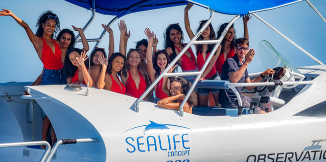 Les candidates Miss Réunion 2021 à bord du Visiobul Les candidates Miss Réunion 2021 à bord du Visiobul