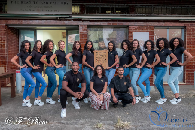 Avec une partie de l'équipe des Cabosses ailées Avec une partie de l'équipe des Cabosses ailées