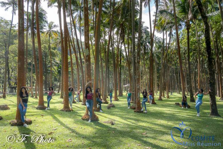 Arrêt à l'Anse des Cascades pour les candidates Miss Réunion 2021