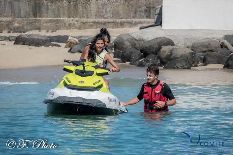 Les candidates Miss Réunion 2021 s'éclatent en jet ski !