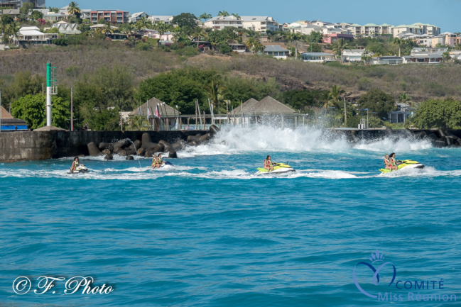 Les candidates Miss Réunion 2021 s'éclatent en jet ski !