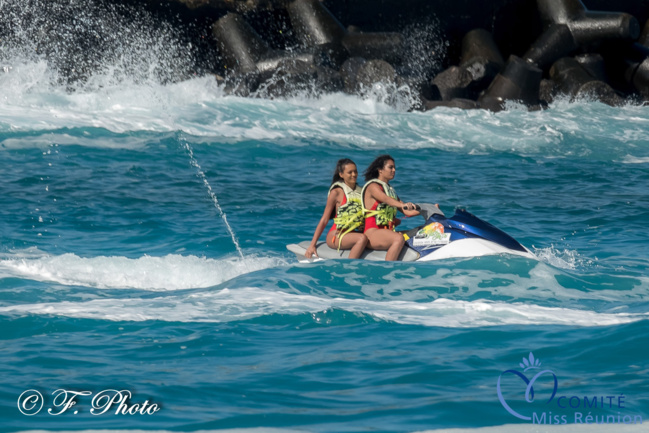 Les candidates Miss Réunion 2021 s'éclatent en jet ski !