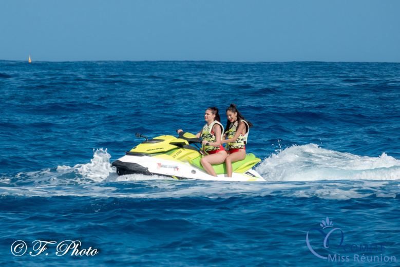 Les candidates Miss Réunion 2021 s'éclatent en jet ski !