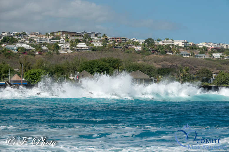 Les candidates Miss Réunion 2021 s'éclatent en jet ski ! Les candidates Miss Réunion 2021 s'éclatent en jet ski !