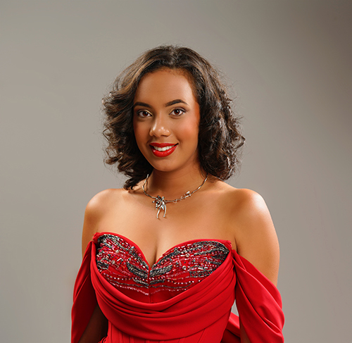 N°10.  Léna FANGUIMACHE - 19 ans, 1,75m - Saint-Leu