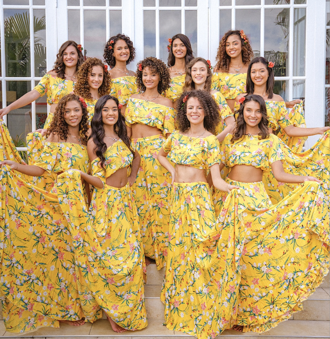 En tenues folkloriques Sabeykarathy En tenues folkloriques Sabeykarathy