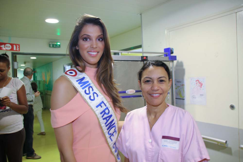 Iris Mittenaere au CHU pour les enfants malades