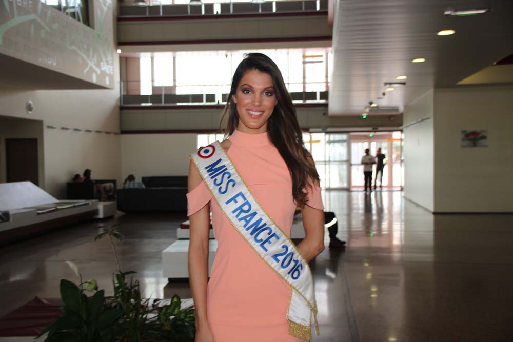 Iris Mittenaere au CHU pour les enfants malades