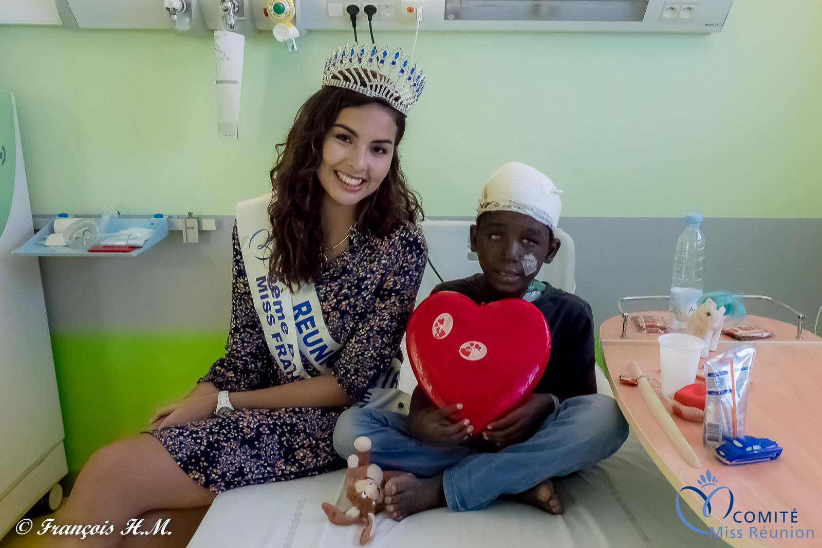 Ambre N'Guyen fête la Saint-Valentin avec les enfants malades