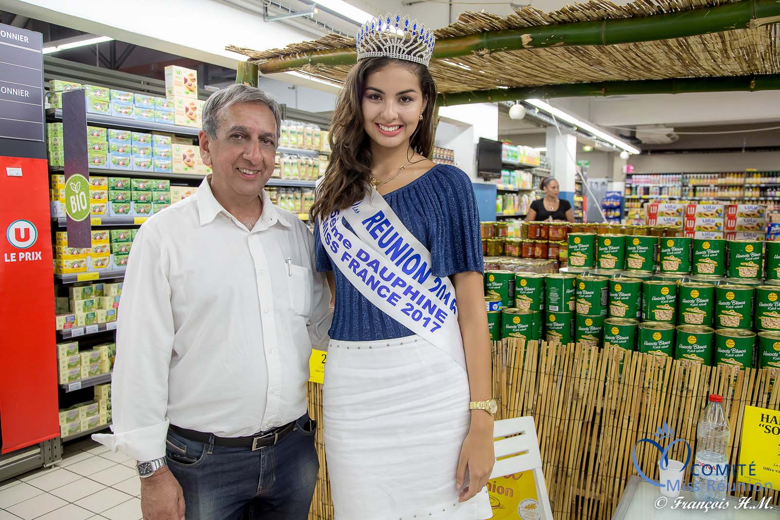 Ambre N'guyen avec Soleil Réunion au Super U de La Rivière Saint-Louis