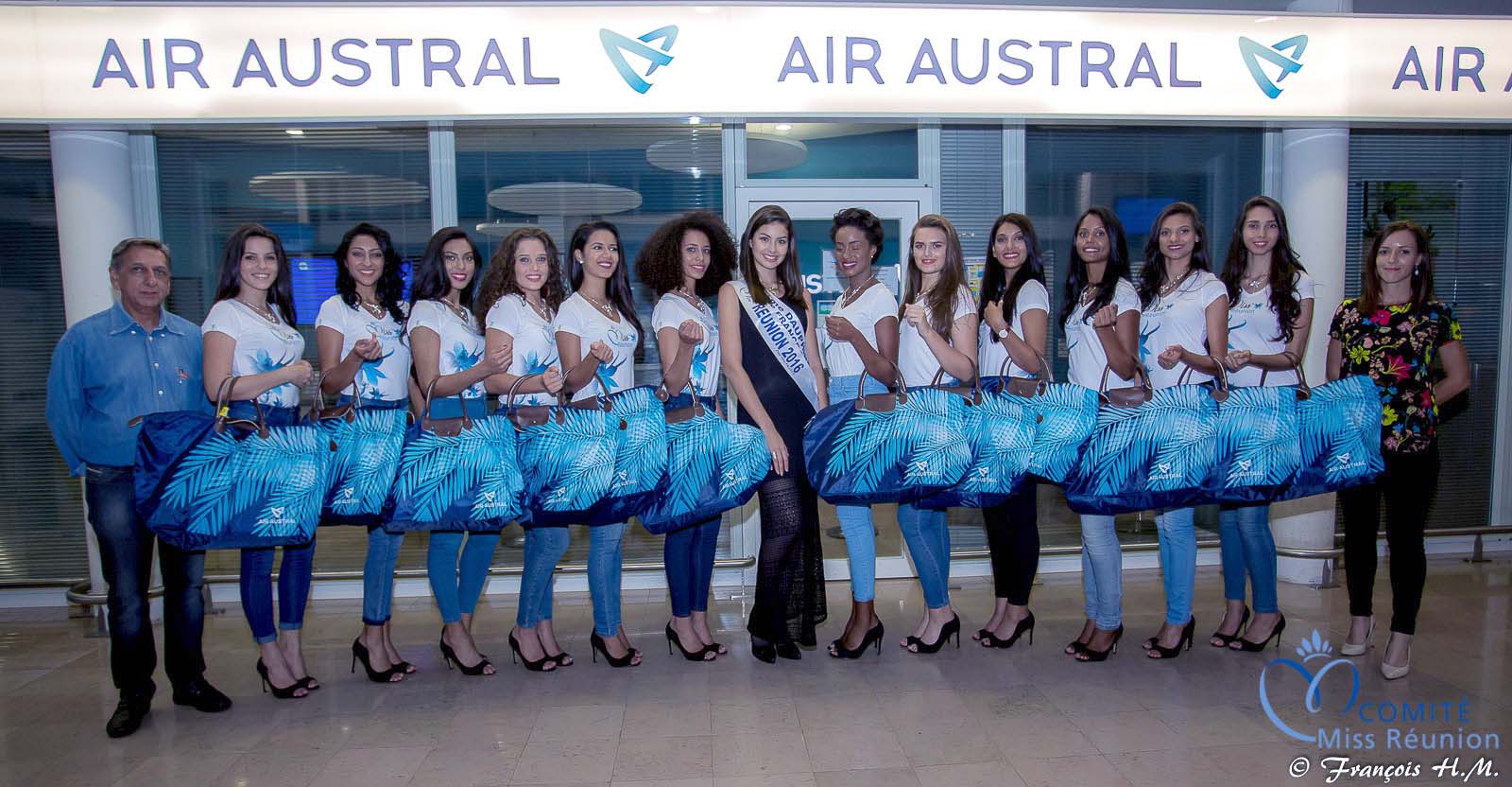 Avec Ambre N'guyen, Aziz Patel et Emmanuelle Naoures, chargée de communication Air Austral