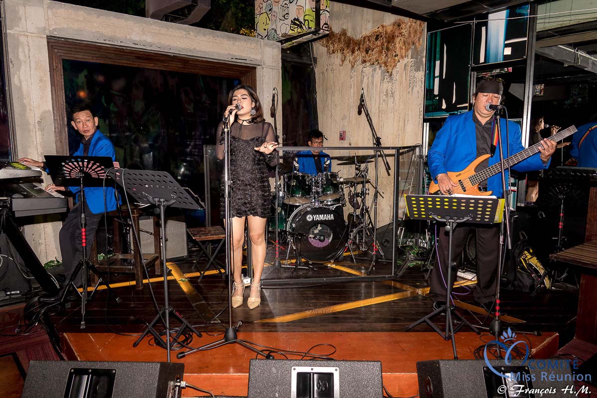 La chanteuse et l'orchestre