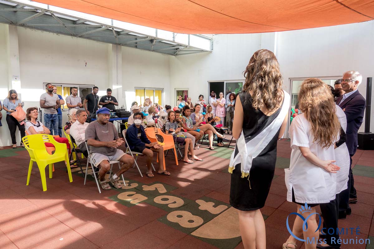 Miss Réunion fête la musique avec les enfants au CHU