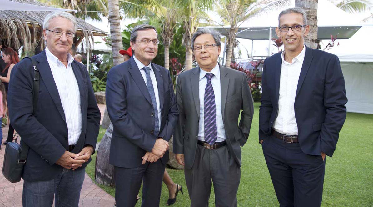 Docteur François Cartaut, Thierry Delahaye, Alex How Choong, et Richard Lorion