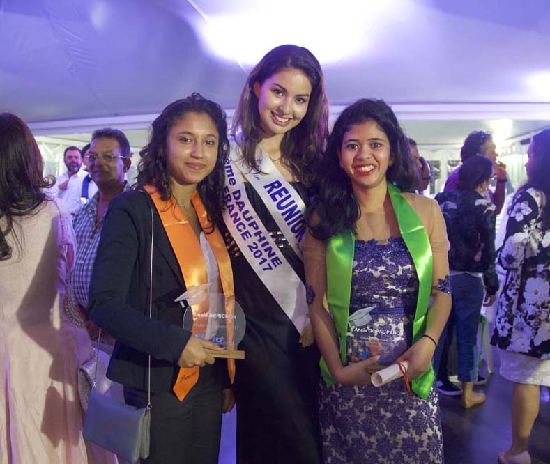 Miss Réunion marraine de la cérémonie de remise de diplômes à l'IUT