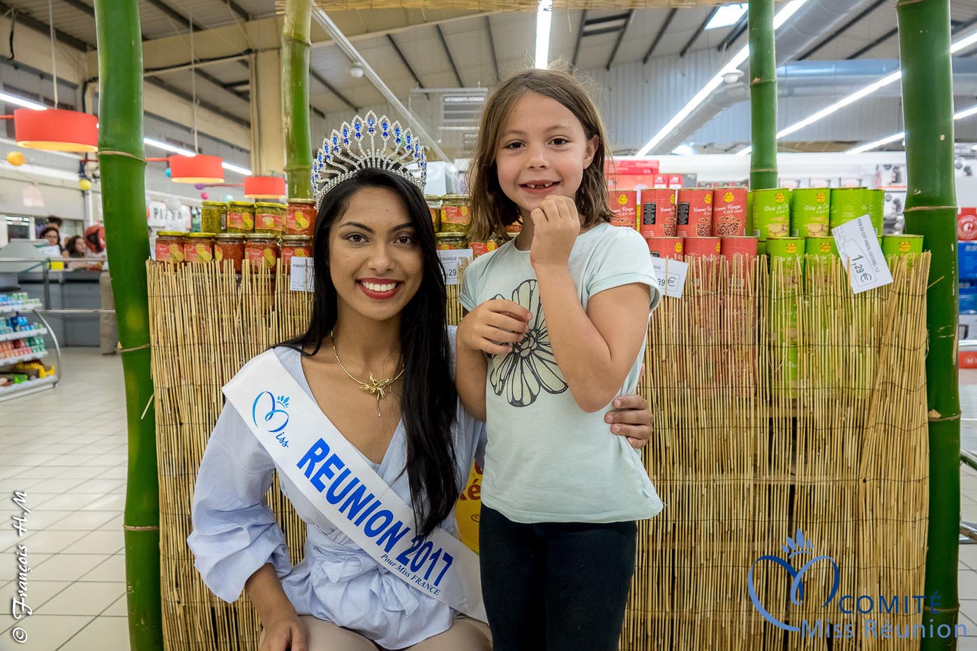 Miss Réunion 2017 en dédicaces à l'Étang-Salé