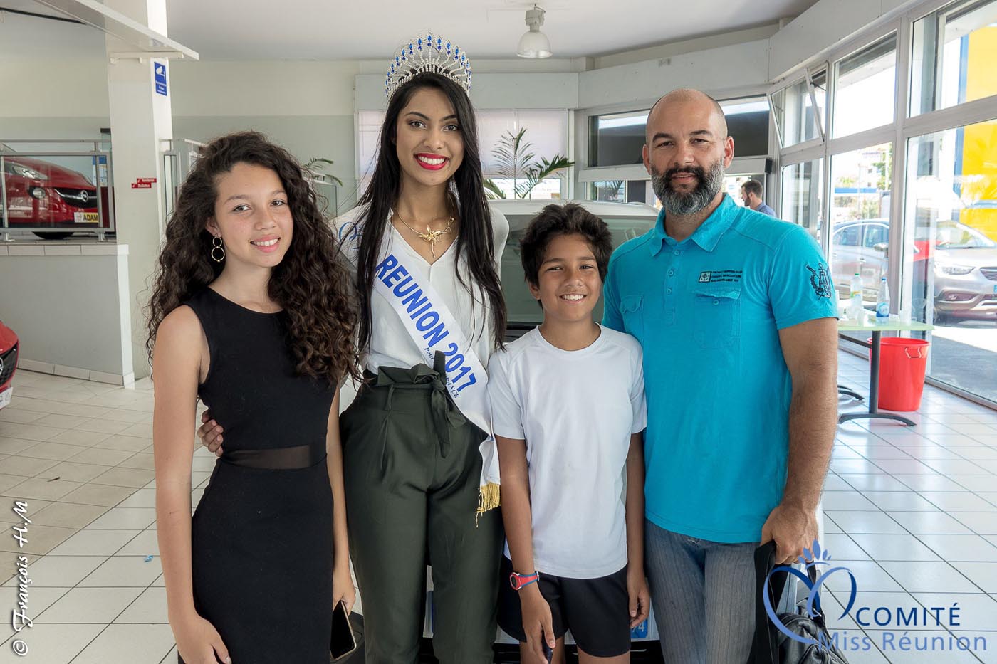 Miss Réunion a reçu les clés de son Opel Crossland X