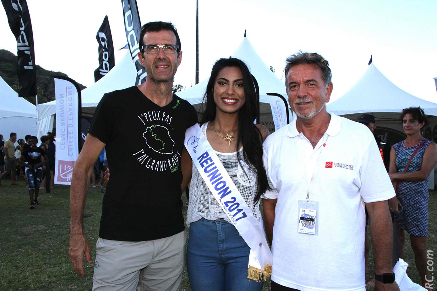Miss Réunion accueille le dernier finisher du Grand Raid