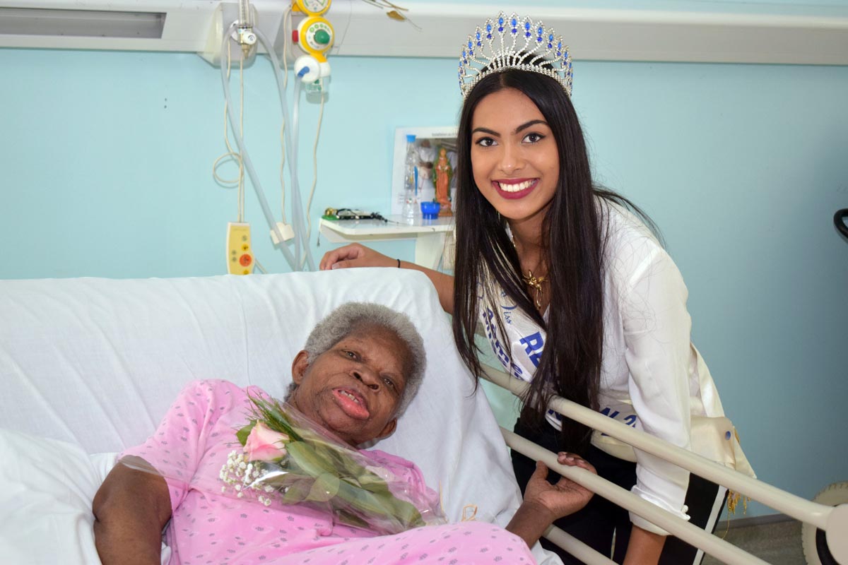 Audrey Chane Pao Kan visite les personnes âgées de l'USLD