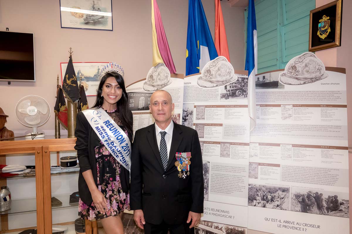 Audrey Chane Pao Kan, Miss Réunion 2017 et 4ème dauphine Miss France 2018, et Eric Leveneur, président l'association des Anciens Combattants de la commune