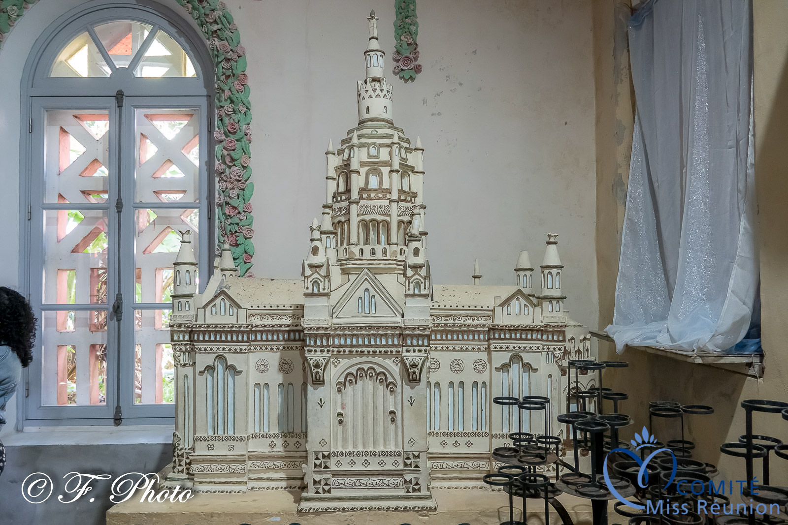 Les candidates 2021 visitent l'église atypique de Sainte-Anne