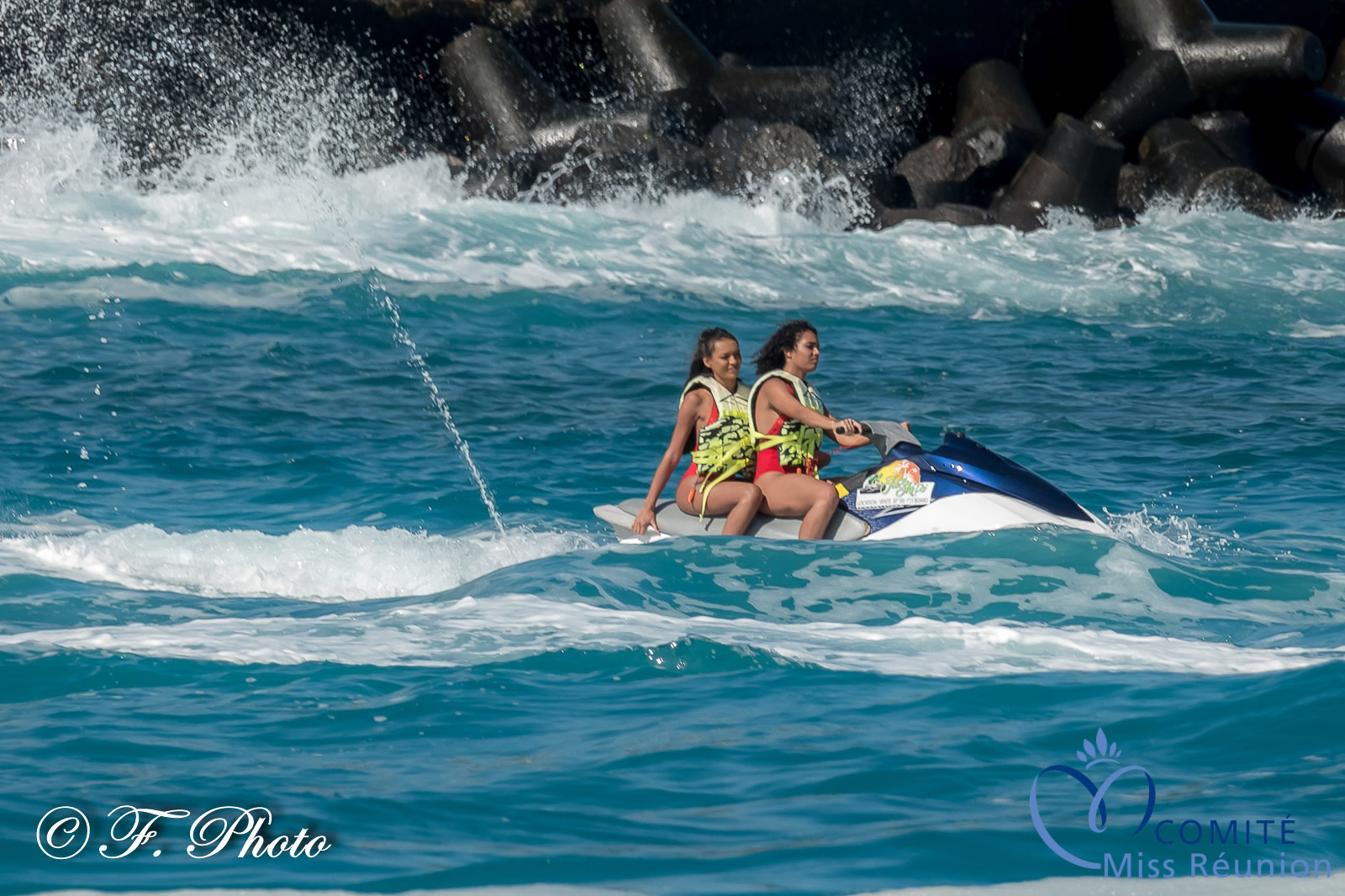 Les candidates Miss Réunion 2021 s'éclatent en jet ski !