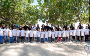Opération éco-citoyenne Canal+ avec les 12 candidates Miss Réunion et des enfants